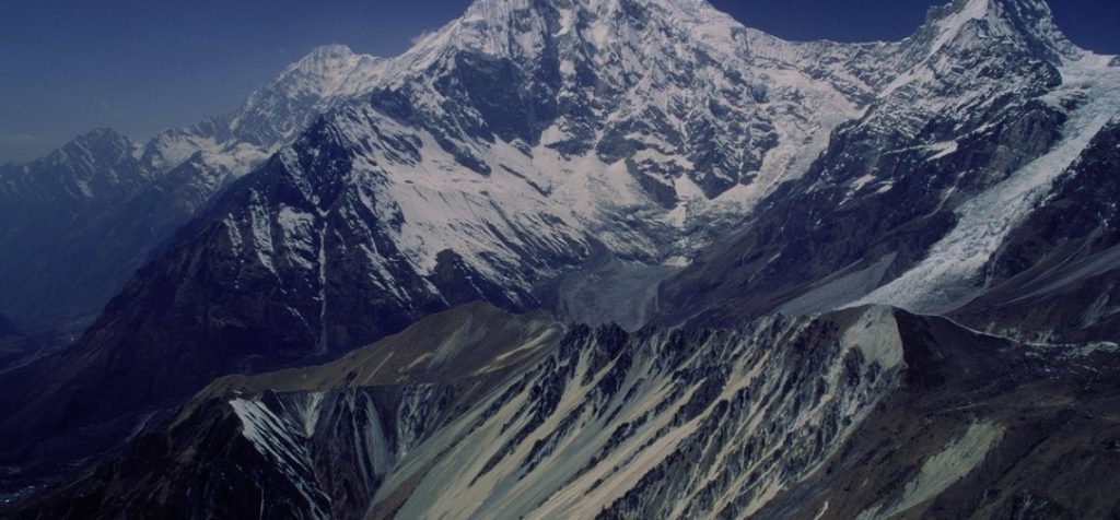 लाङटाङमा हराएका एकजना पर्यटक अझै भेटिएनन्