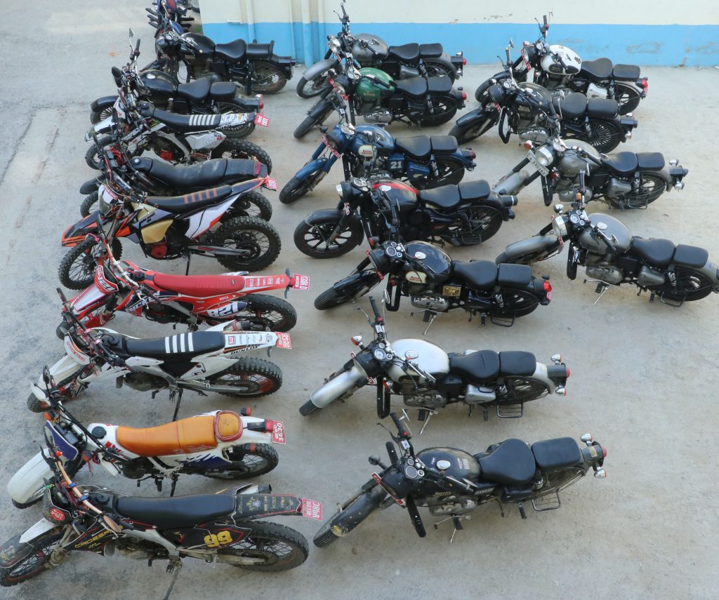 मोडिफाई गरि चलाइएका २३ मोटरसाइकल कास्की प्रहरीको नियन्त्रणमा