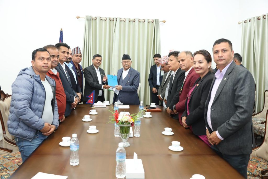 पोखराबाट नियमित अन्तराष्ट्रिय उडानका लागि प्रधामन्त्रीलाई ध्यानाकर्षण