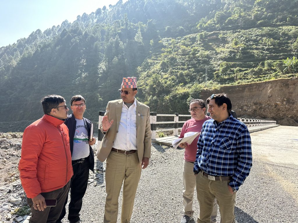 बागलुङका योजना निरीक्षणमा गण्डकीका भौतिकमन्त्री