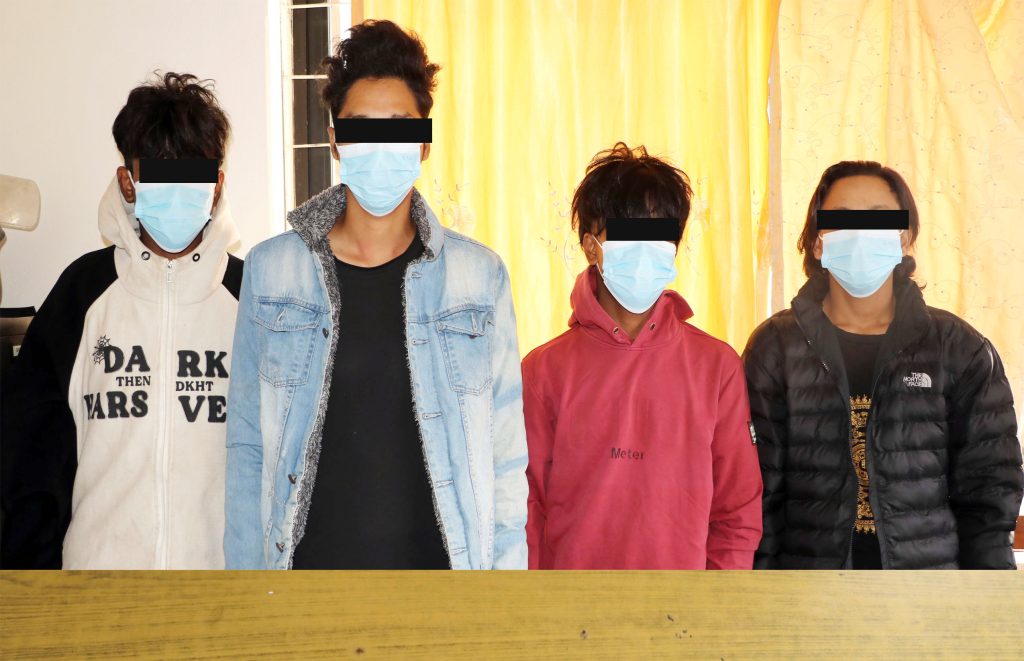 लागू औषध ट्रामाडोल सहित ४ पक्राउ