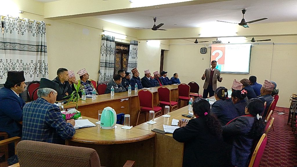 कास्कीका पालिका प्रमुख र प्रशासकीय अधिकृतलाई लिजा र फ्रा बारे अनुशिक्षण