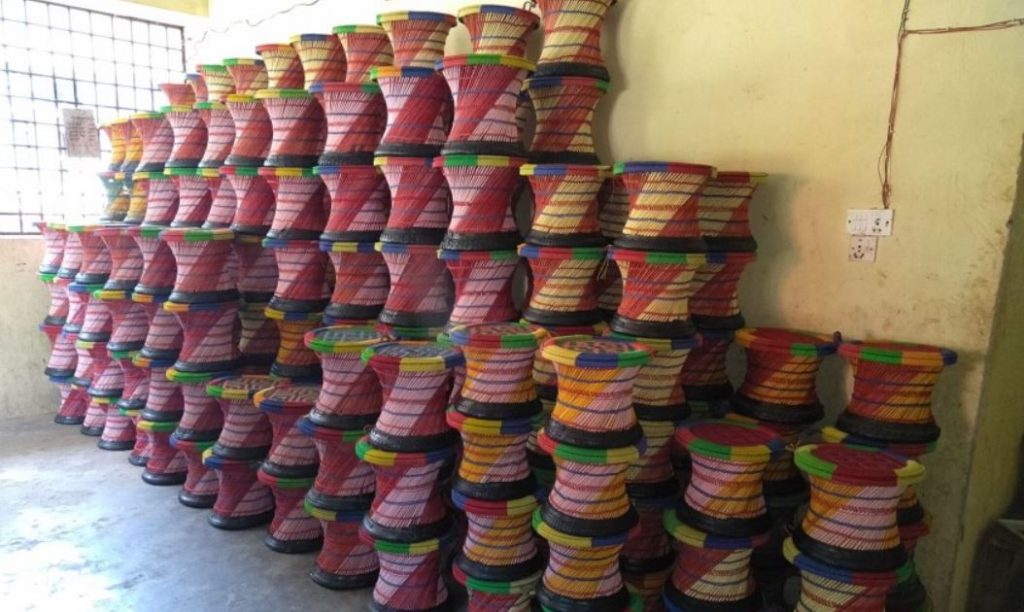 तनहुँ कारागारका कैदीबन्दी मुढा बुनेर आम्दानी गर्दै