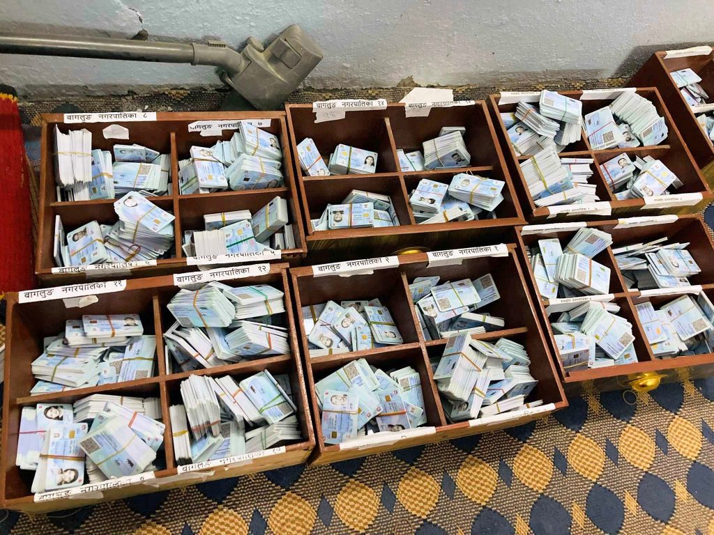 सेवाग्राही विदेशिएपछि बागलुङमा पन्ध्र हजार परिचयपत्र थन्कियो