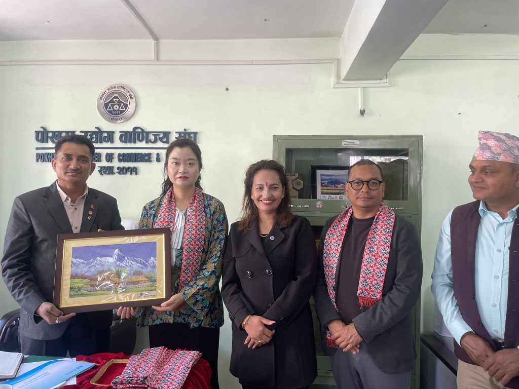 चीनको सिचुवान प्रान्तका व्यवसायी र पोउवा संघका प्रतिनिधिबीच भेटघाट