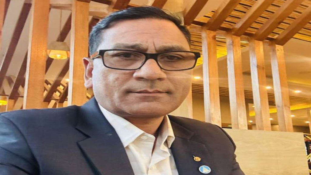 रास्वपा केन्द्रीय सदस्य मोहन थापा अमेरिकामा पक्राउ