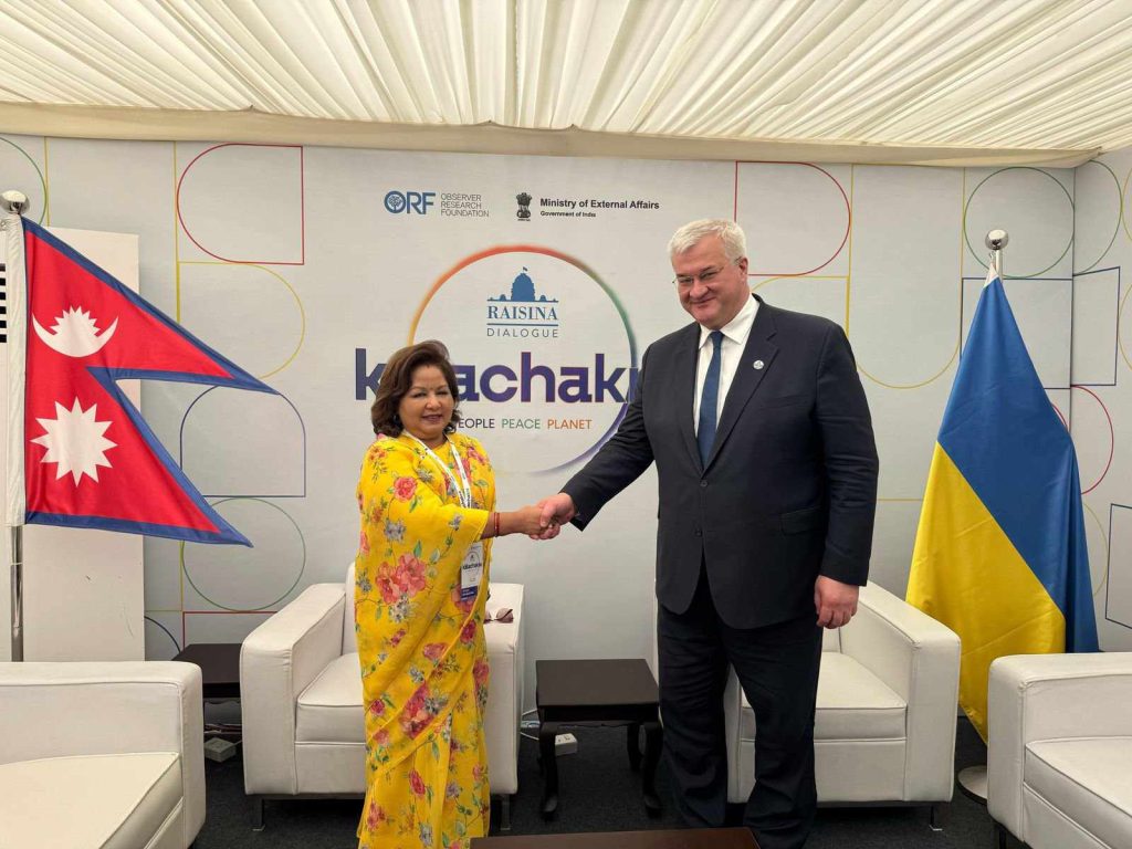 परराष्ट्रमन्त्रीद्धारा युक्रेनी सेनाको कब्जामा रहेका ७ नेपालीको रिहाईको माग