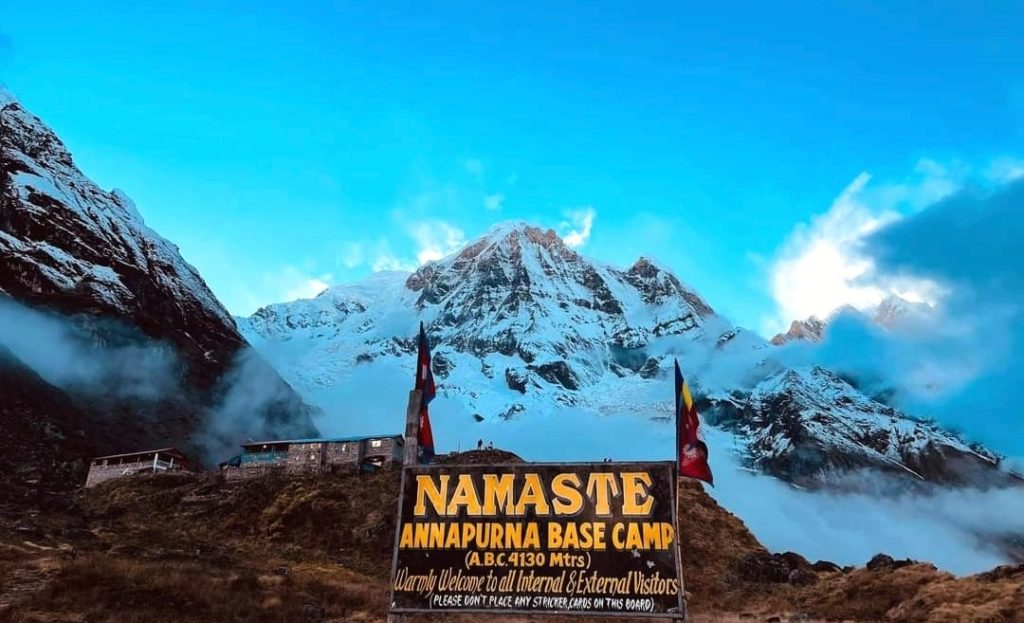 विनासूचीकरण अन्नपूर्ण क्षेत्रमा हेलिकप्टर उडाए दोब्बर शुल्क लाग्ने