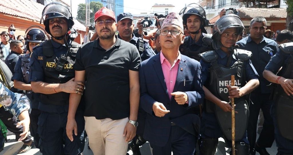 राप्रपा अध्यक्ष लिङ्देनसहित ३ नेता प्रहरी नियन्त्रणमा