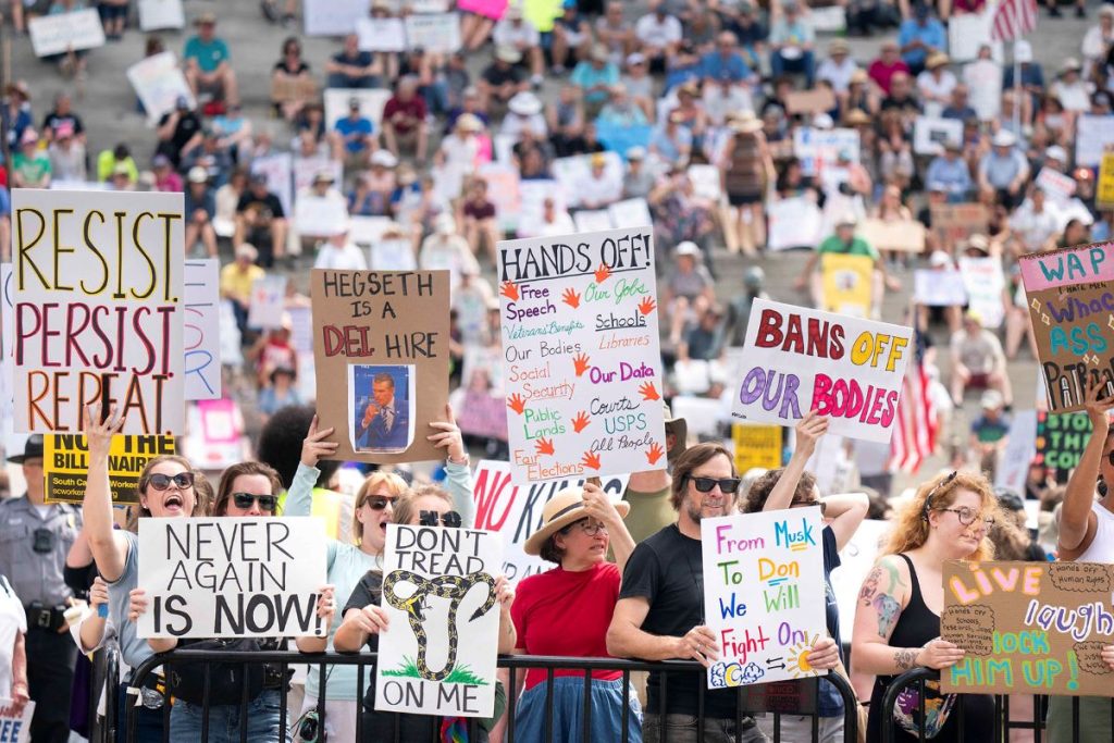 अमेरिकाको ५० वटै राज्यमा ट्रम्प र मस्कविरूद्ध प्रदर्शन
