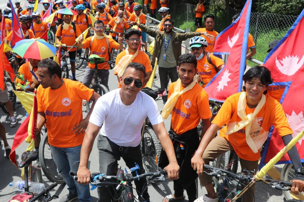 कोटिहोम महायज्ञको प्रचारका लागि बिरौटामा साइकल र्याली