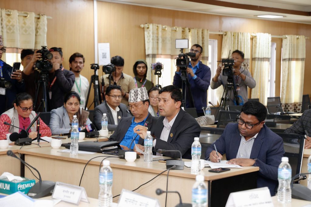 एमालेले भन्यो– दुर्गा प्रसाईं पक्राउ परे, अब पूर्वराजालाई पनि कानूनी दायरामा ल्याउनुपर्छ