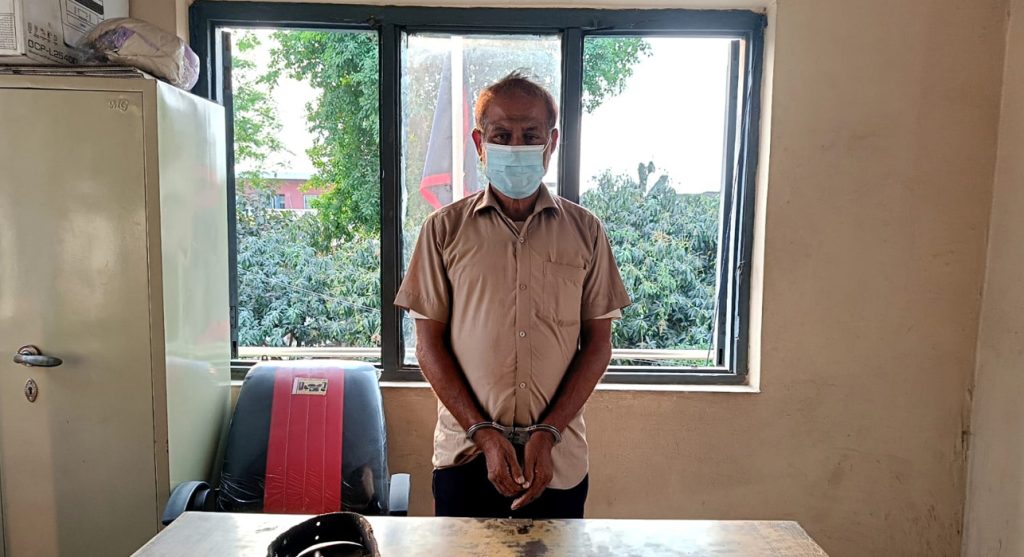 भाइलाई बन्दुक ताकेर हान्न खोज्ने दाइ हतियारसहित पक्राउ