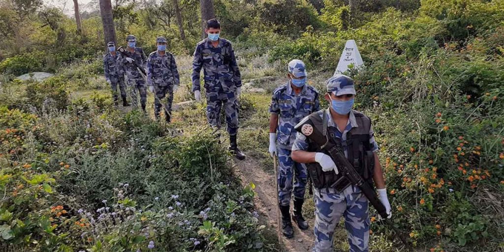 भारत र पाकिस्तानबीच द्वन्द्व बढेपछि सशस्त्रद्वारा सीमा क्षेत्रमा उच्च सतर्कता