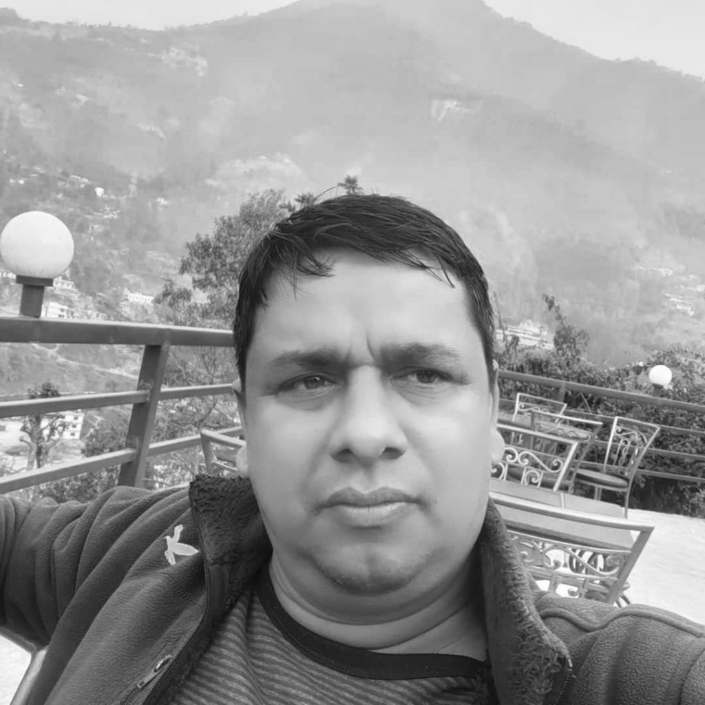 पत्रकार देवेन्द्र बास्तोलाको सवारी दुर्घटनामा परेर निधन