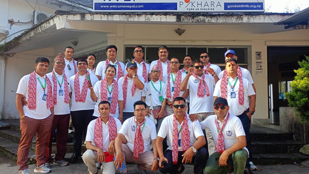पाेखराकाे प्रचार गर्न पाेखराका पर्यटन व्यवसायी पश्चिम नेपाल प्रस्थान