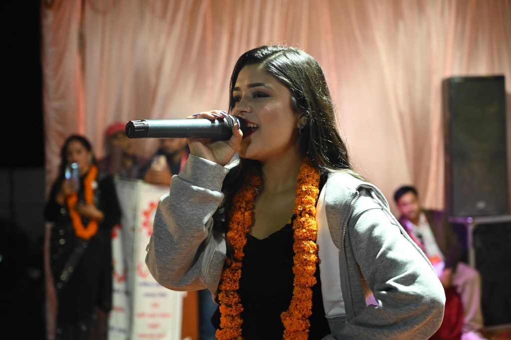 पोखरा स्पोर्टस् अवार्डमा गायिका समीक्षा अधिकारीले प्रस्तुती दिने