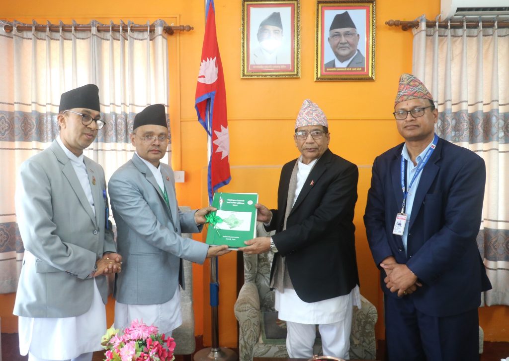 गण्डकी प्रदेश प्रमुख समक्ष महालेखाले पेश गर्‍यो वार्षिक प्रतिवेदन