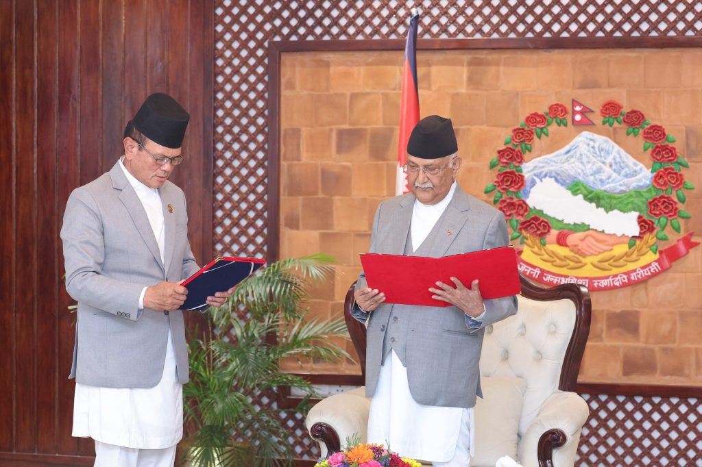 राज्यमन्त्री गर्बुजाद्धारा प्रधानमन्त्रीसामु शपथ ग्रहण