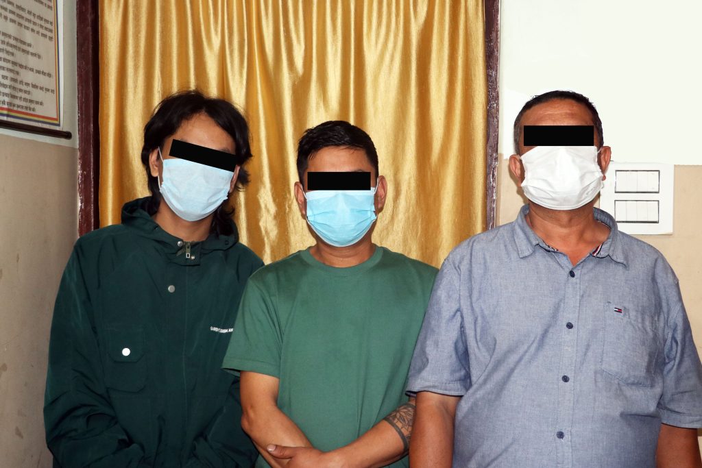 एक रेष्टुरेन्टमा कास्की प्रहरीको छापा : ५ महिलाको उद्दार, ३ जना पक्राउ