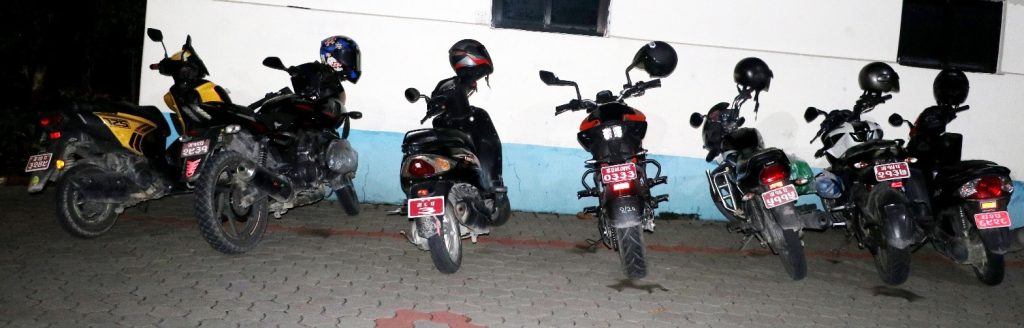 यात्रु ठग्ने ८ जना ‘इन ड्राइभ’ चालक कास्की प्रहरीको फन्दामा