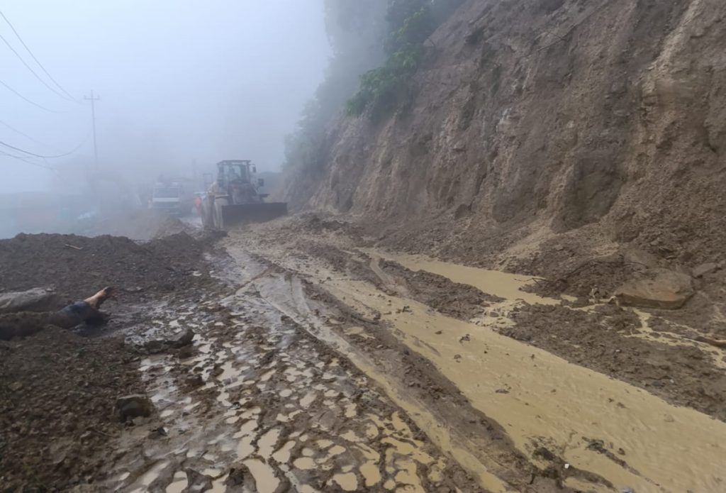 बुटवल–नारायणगढ सडक अवरुद्ध