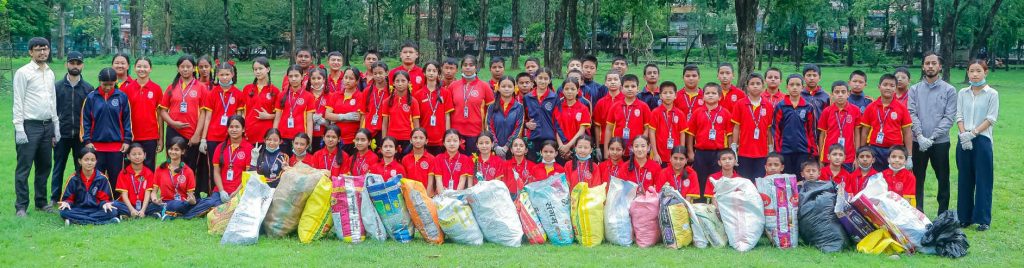 प्लास्टिक प्रदूषण विरुद्ध पोखरा लनर्स एकेडेमीको अभियान
