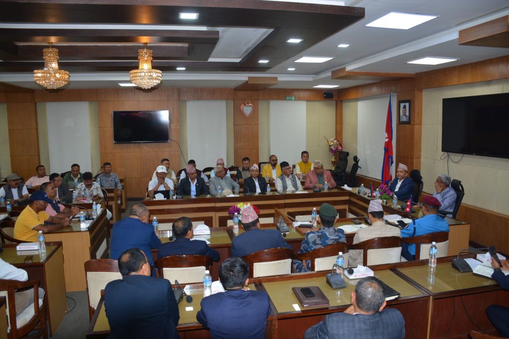 यातायात व्यवसायीसँग छलफल गर्न वार्ता समिति गठन