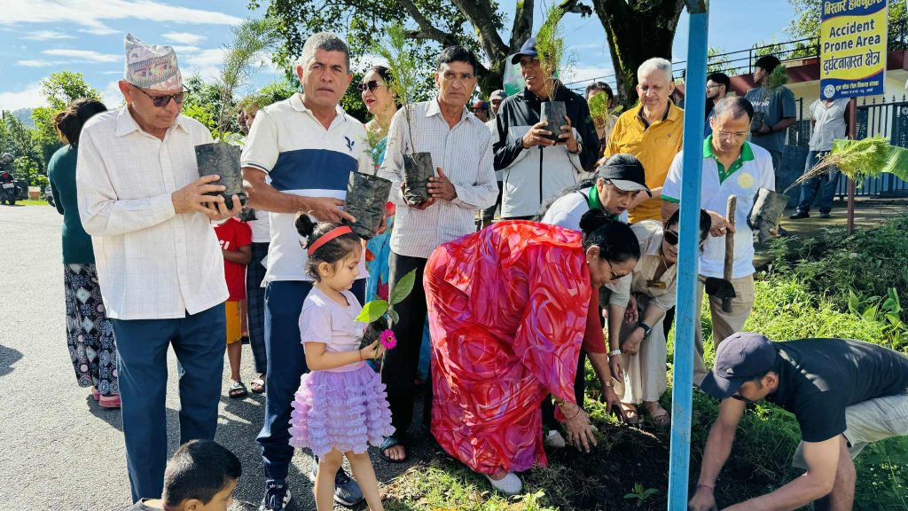 आर्वामा १५ प्रजातीका १५०० विरुवा रोपियो