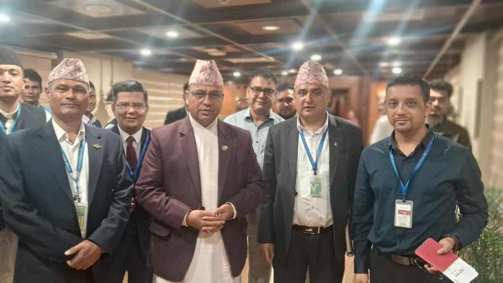 पर्यटनमन्त्री बद्रीप्रसाद पाण्डे फ्रान्स प्रस्थान