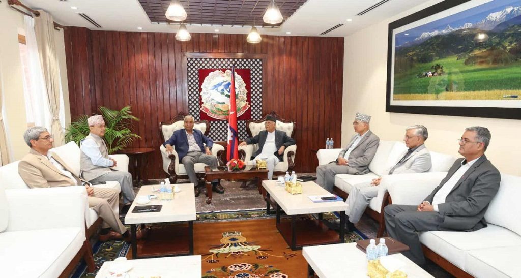 २ दलको शीर्ष नेताको बैठकमा मन्त्री हेरफेरबारे छलफल नै भएन