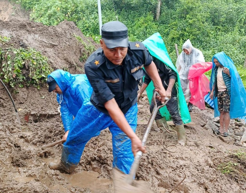 पर्वतको लाङ्दी पहिरो अपडेट : पुरिएका दम्पतीको शव भेटियो