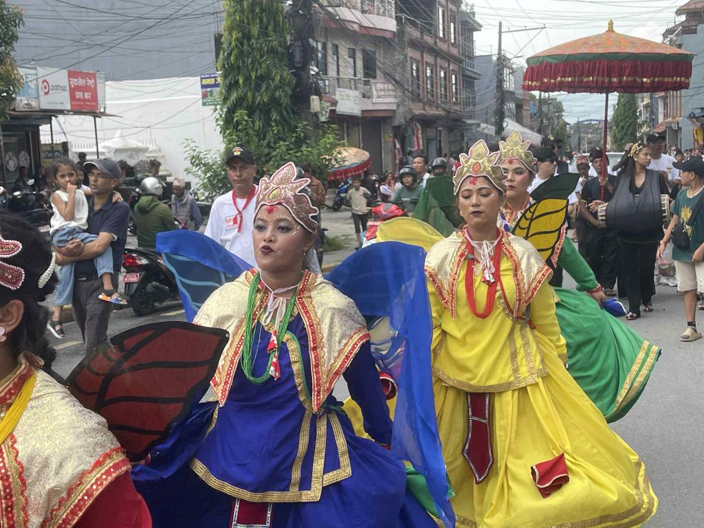 नदिपुरमा तायमचा नाच देखाइयो