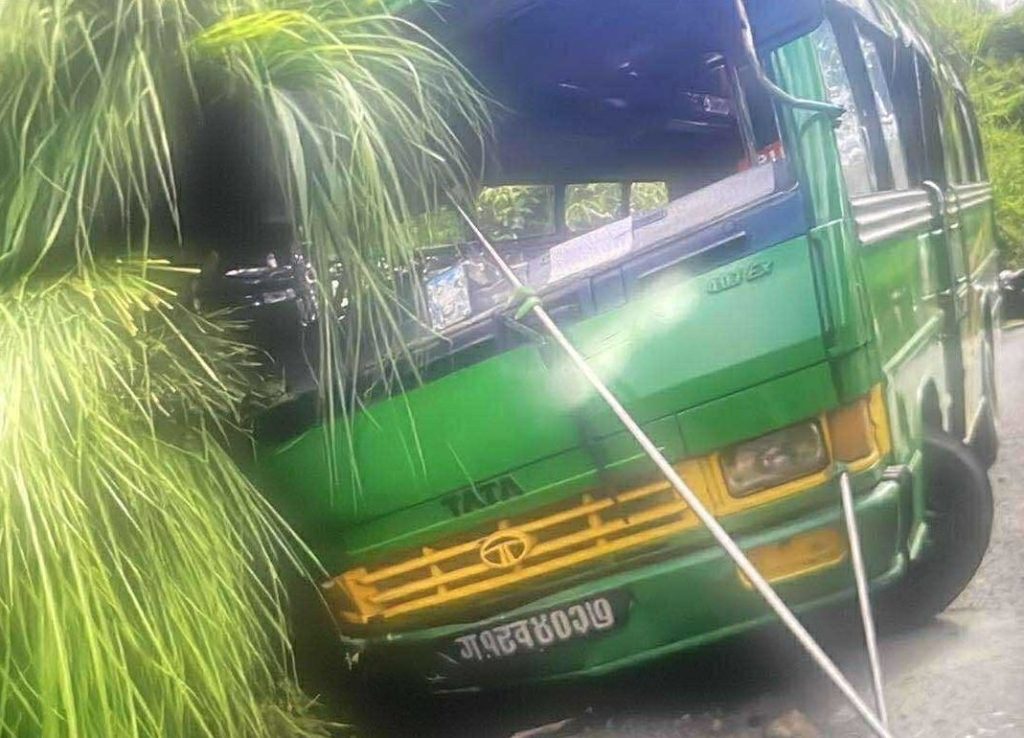 आर्बाबाट पोखरा आउँदै गरेको नगर बस दुर्घटना, २३ जना घाइते