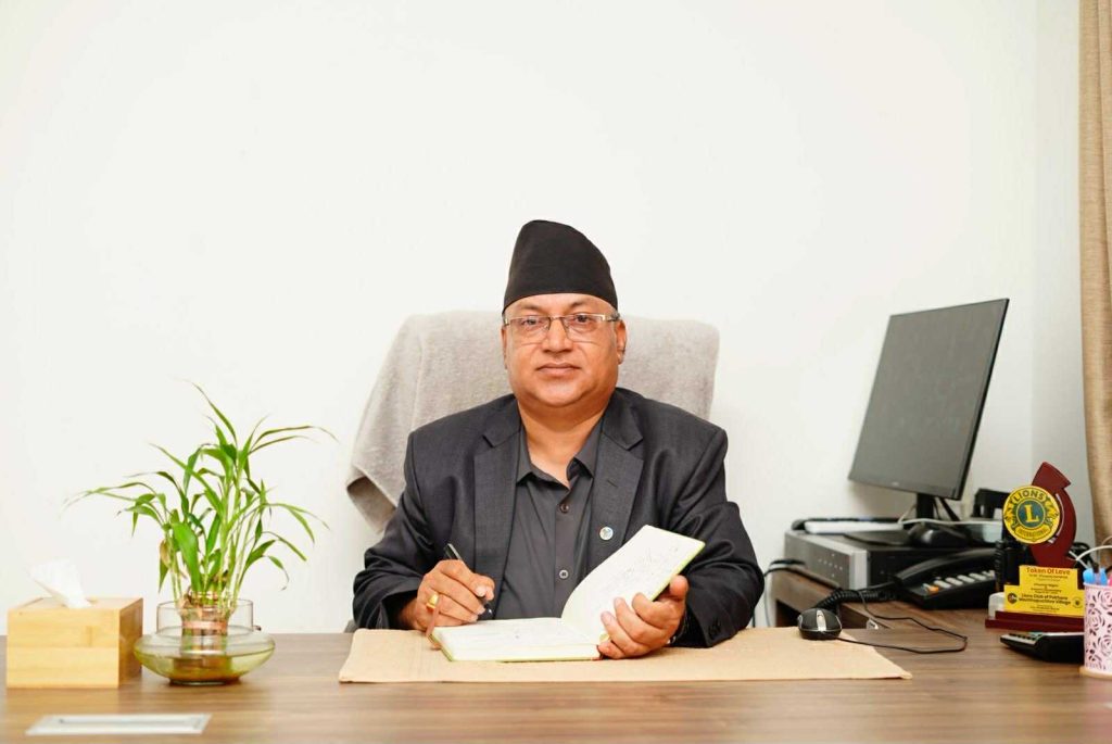 व्यवसायी आचार्यको प्रश्न, ‘के जनप्रतिनिधिको परिवारमा जन्मिनु अपराध हो ?’