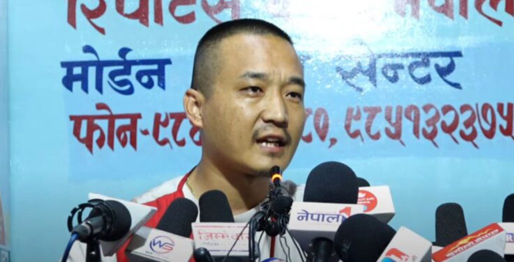 रास्वपा प्रवेश गर्दै सुदन गुरुङ