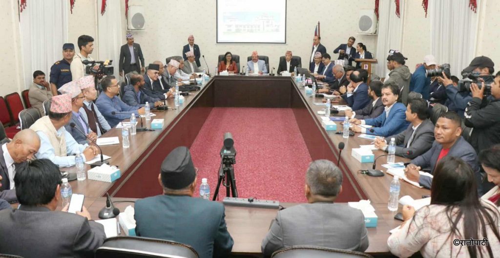 निर्वाचन आयोग र राजनीतिक दलहरूबिचको छलफल जारी