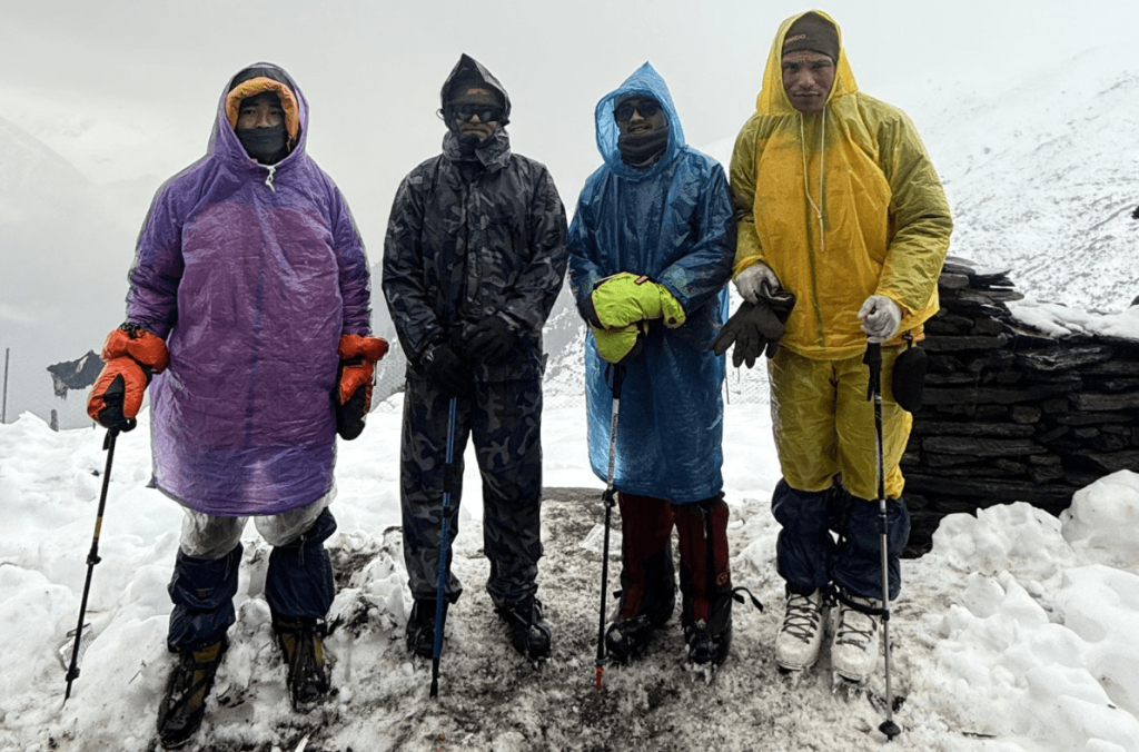 मुस्ताङको हिडन भ्यालीमा हिमपातमा फसेका १५ पर्यटकको उद्धार