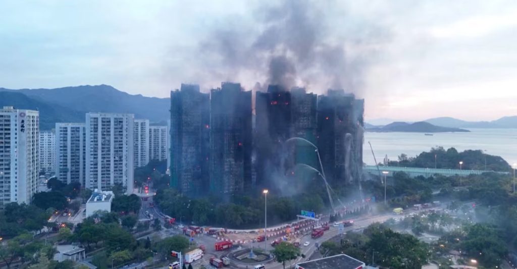 हङकङमा भएको भीषण आगलागीमा परेर ज्यान गुमाउनेको संख्या ४४ पुग्यो