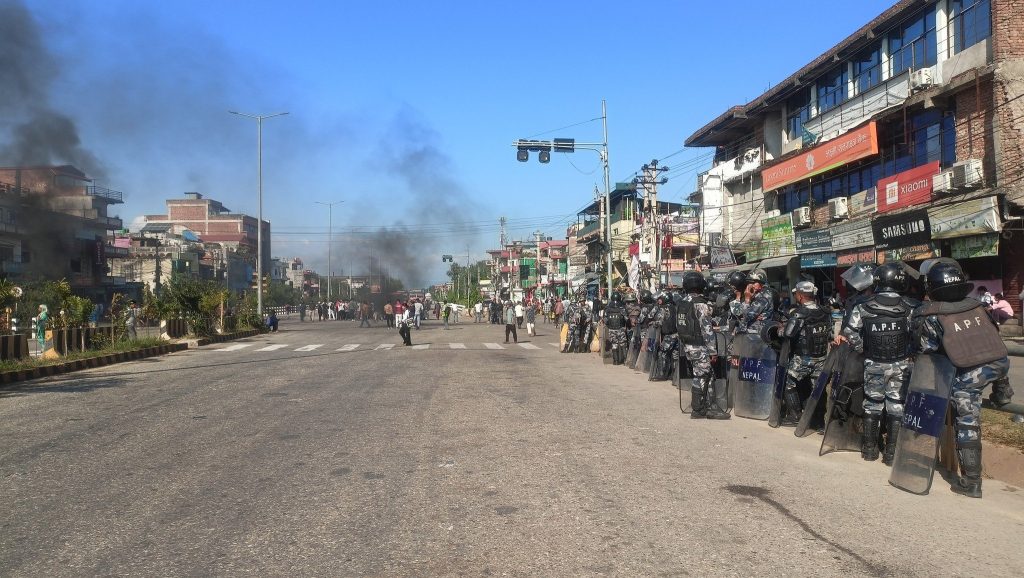 बाराको सिमरामा आज पनि जेनजीको प्रदर्शन : आन्दोलनका कारण विद्यालय बन्द