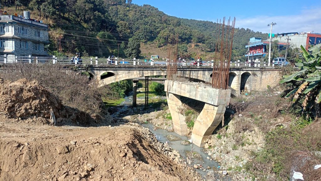 फिर्केखोला पुल : ७ वर्षमा २५ प्रतिशत काम, बाँकीका लागि छैन स्रोत !