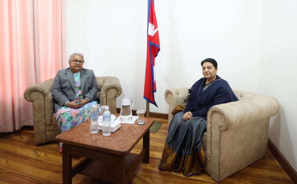 सिंहदरबारमा प्रधानमन्त्री र पूर्वराष्ट्रपति भण्डारीबिच भेटवार्ता