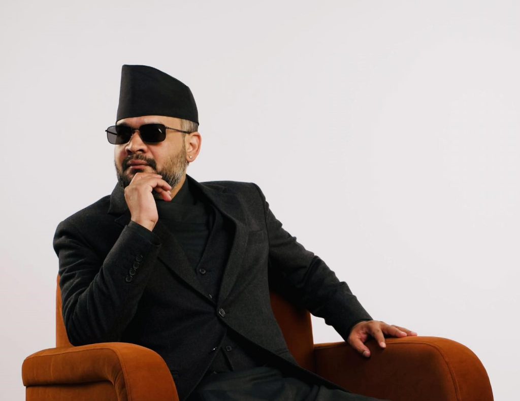 बालेनको घरमा चोरी गर्ने ३ जना पक्राउ