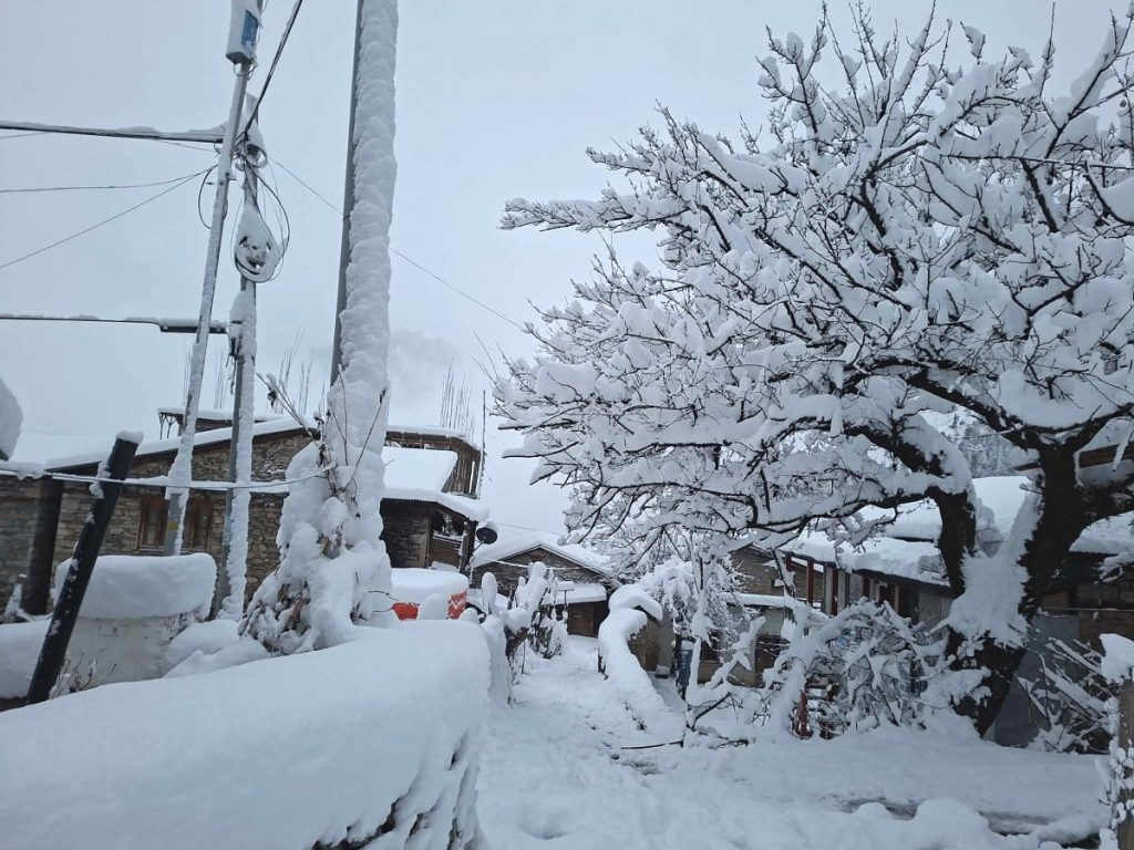 मुस्ताङ, हुम्ला र बाजुरामा वर्षासँगै भारी हिमपात