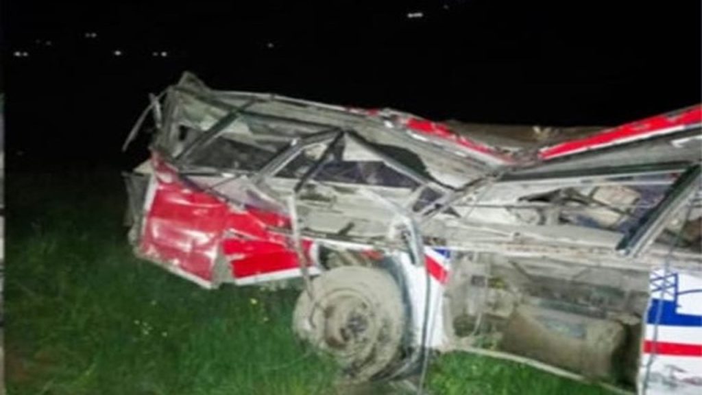 बैतडीमा जन्ती बोकेको बस दुर्घटना, १३ जनाको ज्यान गुम्यो