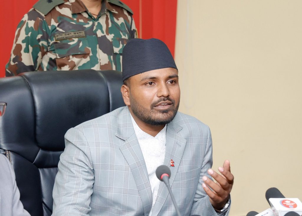 बब्लु गुप्ताले लिए सुरुवाती अग्रता