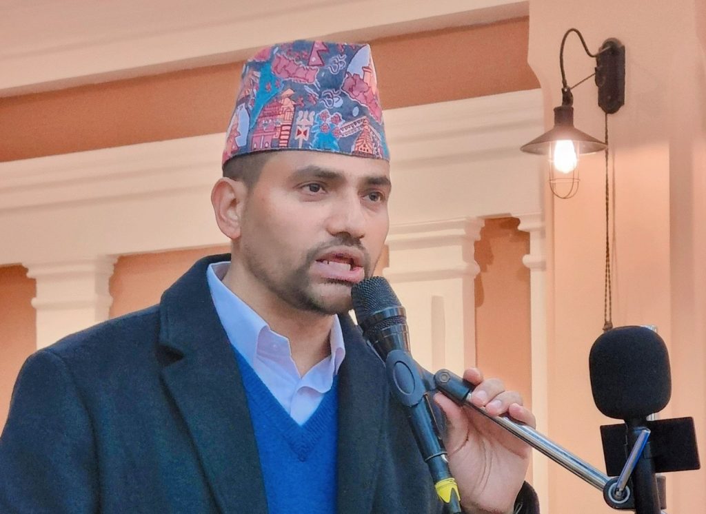 लमजुङमा पृथ्वी सुब्बालाई हराउँदै रास्वपाका धर्म केसी विजयी