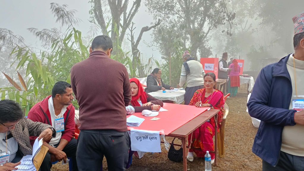 दुई घण्टाको अवधिमा साढे आठ लाख मत खस्यो