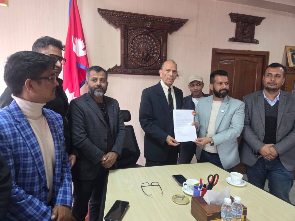 इरानी सेनाको कब्जामा रहेका अमृत झाको रिहाइका लागि पहल गरिदिन सरकारसँग परिवारको आग्रह