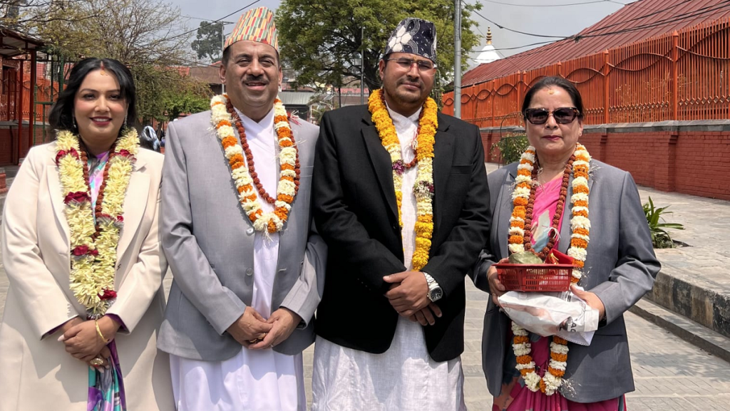 शपथअघि राप्रपा सांसदहरूद्वारा पशुपतिनाथ दर्शन